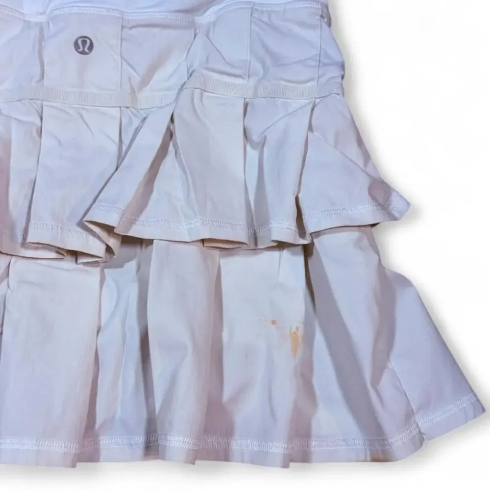 Lululemon white tennis skirt size 8